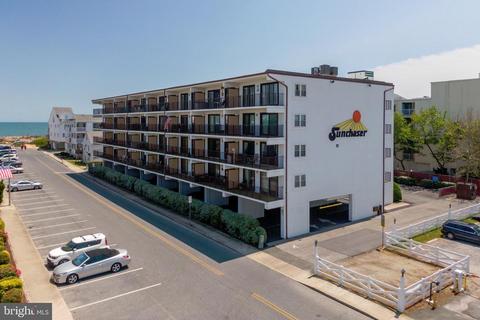 11 36th St #402, Ocean City, MD 21842