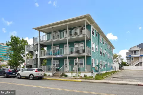 105 17th St #10A, Ocean City, MD 21842