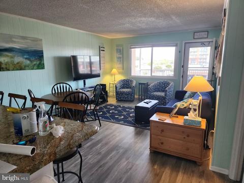 17 139th St #303, Ocean City, MD 21842