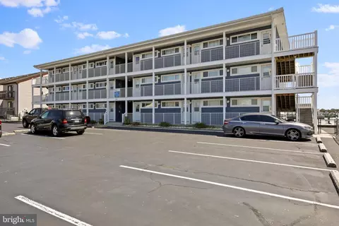 225 26th St #4, Ocean City, MD 21842