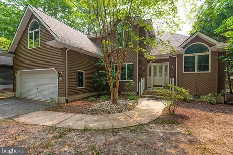 41 Duck Cove Cir, Berlin, MD 21811