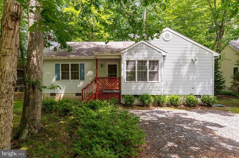 15 Moby Dick Dr, Berlin, MD 21811