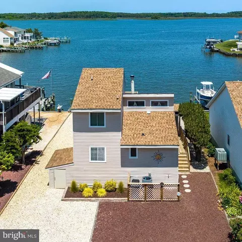 9 Waters Edge Ct, Berlin, MD 21811