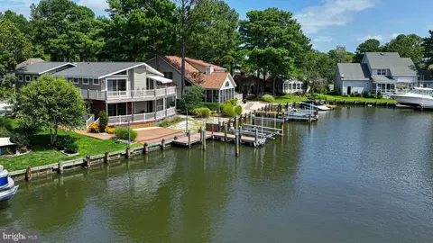 12 Lookout Pt, Berlin, MD 21811