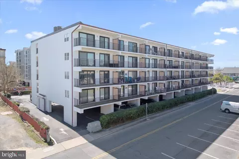 11 36th St #306, Ocean City, MD 21842