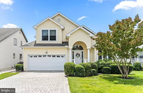 98 Lookout Pt, Berlin, MD 21811