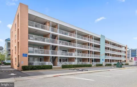 17 139th St #302, Ocean City, MD 21842