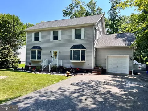 57 Castle Dr, Berlin, MD 21811