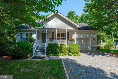 55 Castle Dr, Berlin, MD 21811