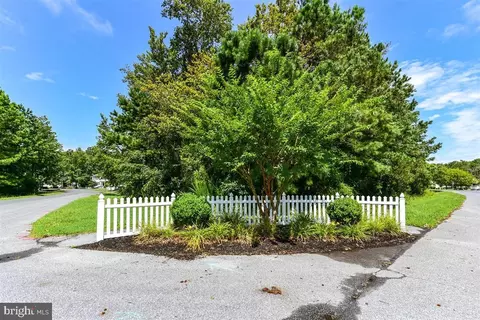1 Yacht Club Dr, Berlin, MD 21811