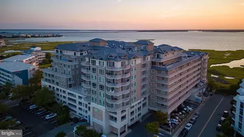 121 81st St #301, Ocean City, MD 21842