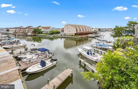 2801 Robin Dr #J02, Ocean City, MD 21842