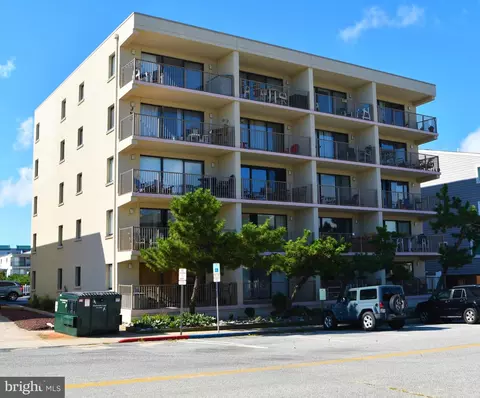 7 139th St #402, Ocean City, MD 21842