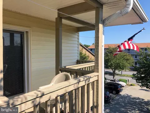 401 144th St #302, Ocean City, MD 21842
