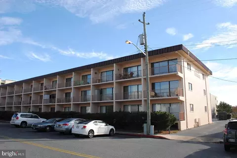 13 E 69th St #107, Ocean City, MD 21842