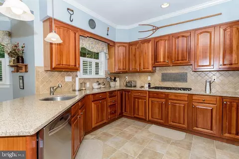 1405 N Chase St, Berlin, MD 21811 photo 9