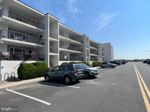 8 134th St #105, Ocean City, MD 21842