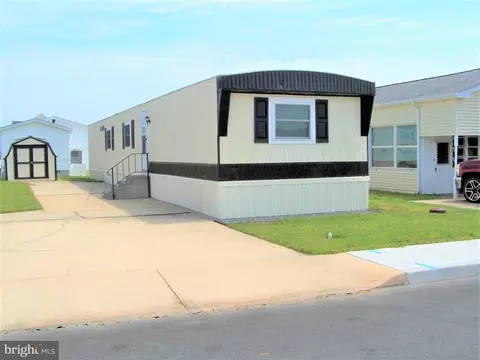 500 Nautical Ln, Ocean City, MD 21842