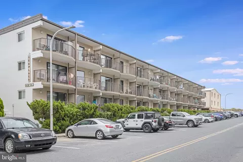 8 36th St #309, Ocean City, MD 21842