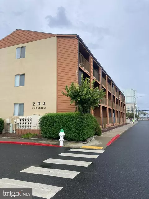 202 32nd St #209, Ocean City, MD 21842