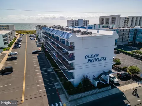 11 134th St #205, Ocean City, MD 21842