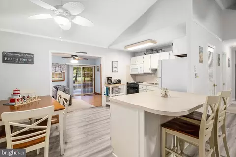 Kitchen - 141 Windjammer Rd, Berlin, MD 21811 photo 1 of 4