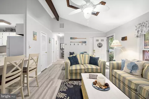 Living - 141 Windjammer Rd, Berlin, MD 21811 photo 5 of 8