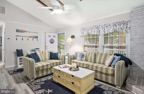 Living - 141 Windjammer Rd, Berlin, MD 21811 photo 4 of 8
