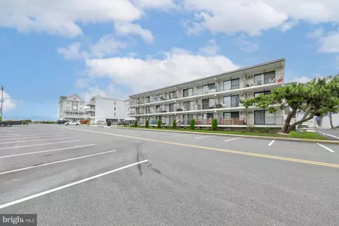 9 138th St #203, Ocean City, MD 21842