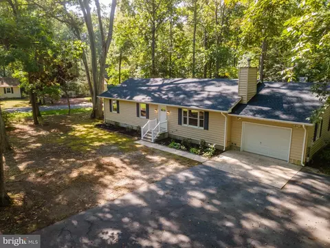 1 Bayou Ct, Ocean Pines, MD 21811