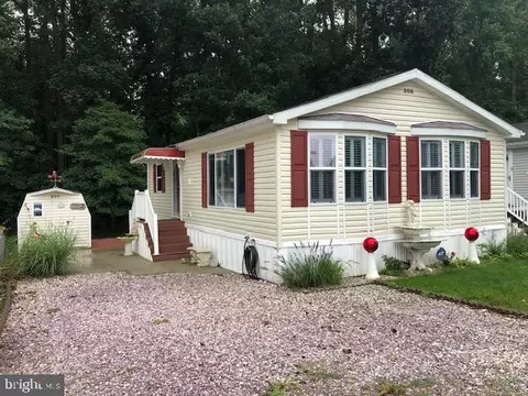 208 Timberline Cir, Berlin, MD 21811