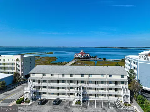 104 56th St #202, Ocean City, MD 21842