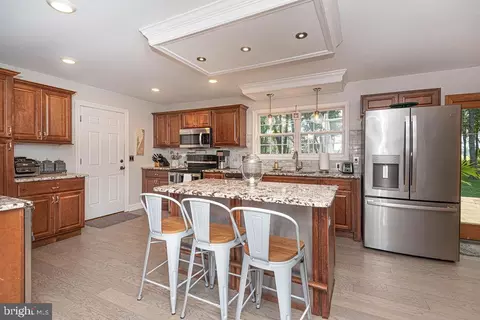 9933 Main St, Berlin, MD 21811 photo 2