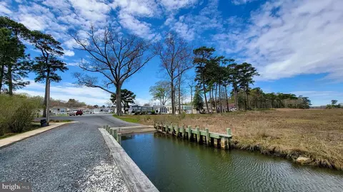153 Ocean Oval Dr, Berlin, MD 21811 photo 2