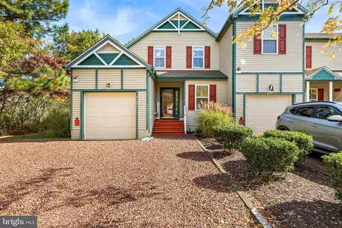 308 Yacht Club Dr, Berlin, MD 21811