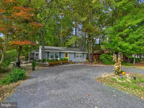 33 Ocean Pkwy, Ocean Pines, MD 21811