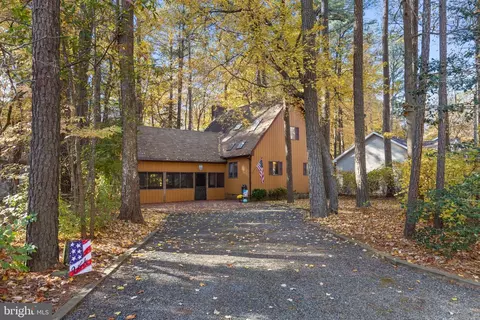 80 Cresthaven Dr, Berlin, MD 21811