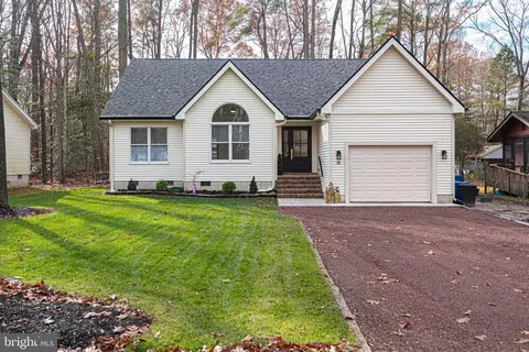 15 Saint Martins Ln, Berlin, MD 21811