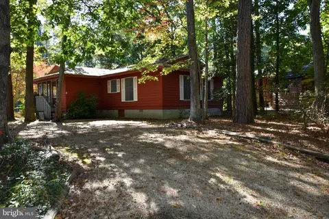8 Brookside Rd, Berlin, MD 21811