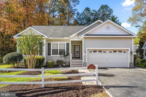 16 Links Ln, Berlin, MD 21811