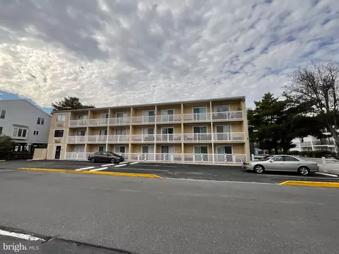11 62nd St #312, Ocean City, MD 21842