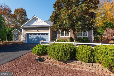 5 Sand Trap Ct, Berlin, MD 21811