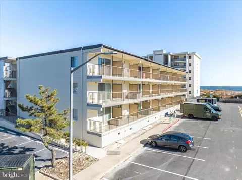 2 137th St #208, Ocean City, MD 21842