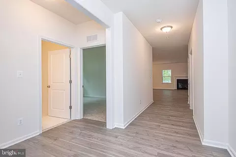 Entry Way - 9 Brandywine Dr, Berlin, MD 21811 photo 7 of 22