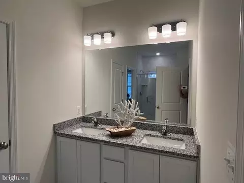 Bath - 9 Brandywine Dr, Berlin, MD 21811 photo 3 of 5