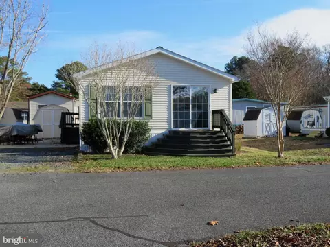 90 Spindrift Ln, Berlin, MD 21811
