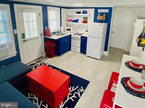 205 5th St #40, Ocean City, MD 21842