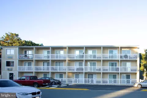 11 62nd St #215, Ocean City, MD 21842