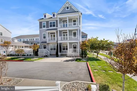 116 69th St #B, Ocean City, MD 21842