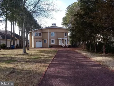 8 Mallard Dr W, Berlin, MD 21811